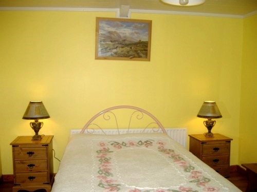 Double bedroom in thatched cottage - available for holiday accommodation in Donegal, Ireland