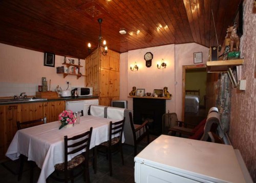 Kitchen in thatched cottage - available for holiday accommodation in Donegal, Ireland